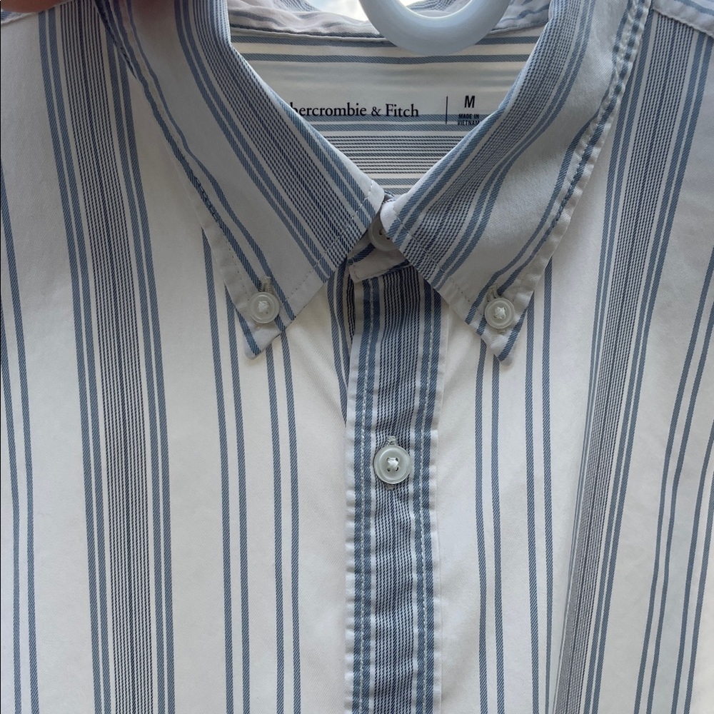 Abercrombie & Fitch Men's Blue and White Striped Shirt - Picture 8 of 8
